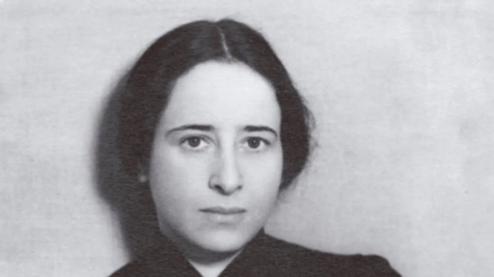 Photographic portrait of Hannah Arendt in 1933.