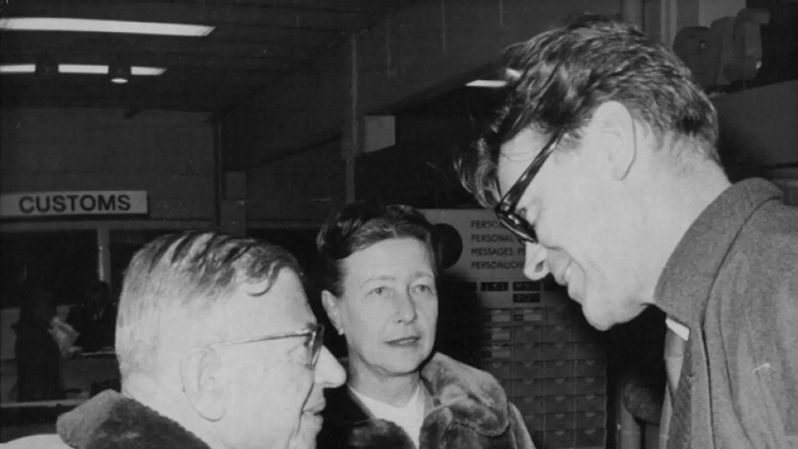 Jean-Paul Sartre and Simone de Beauvoir arriving at Stockholm Arlanda Airport in 1967.