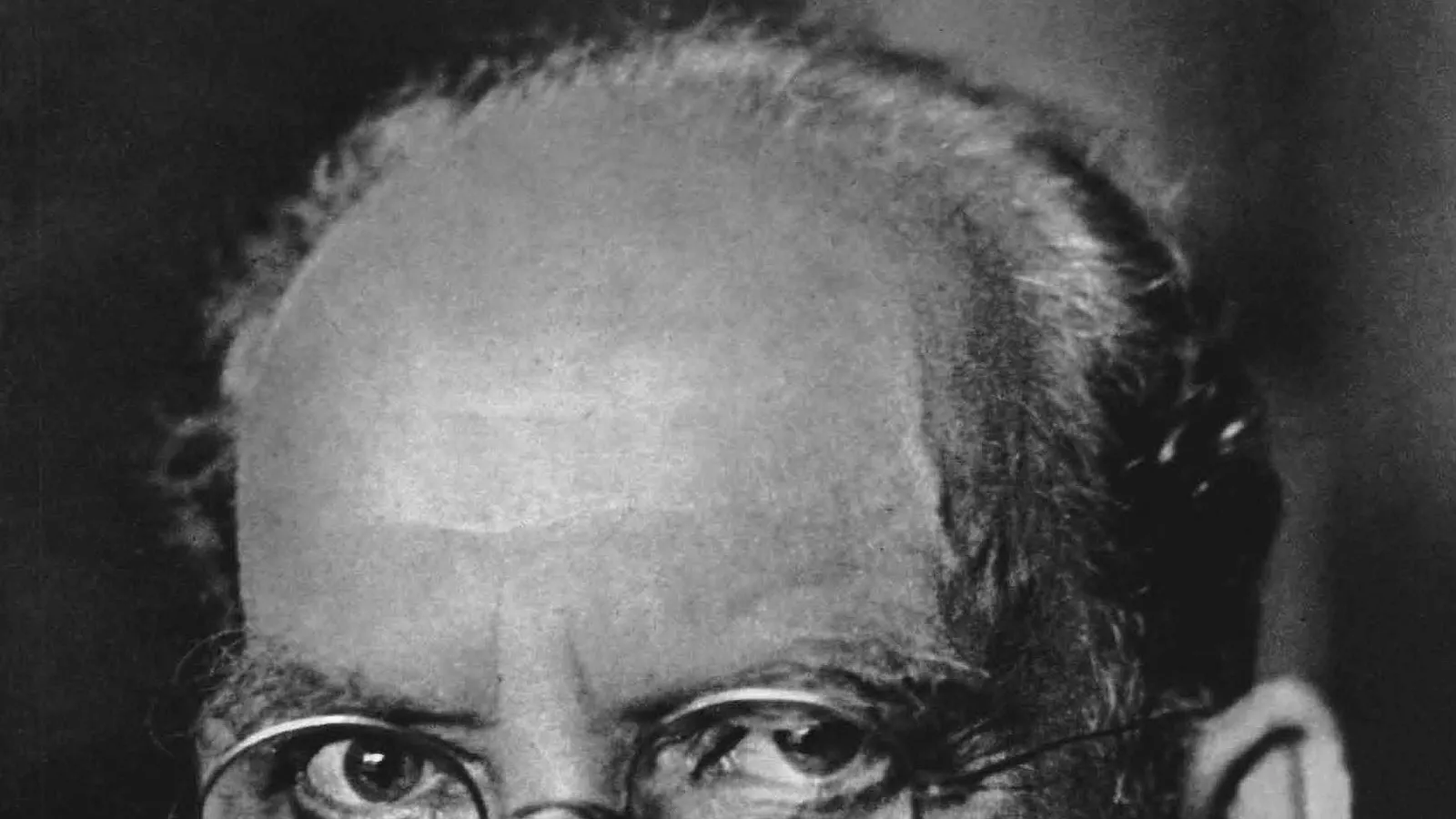 Portrait of Edmund Husserl in the 1910s.