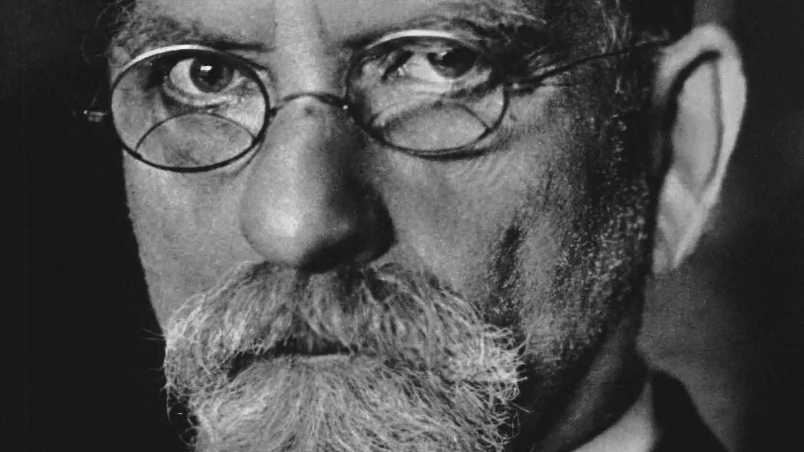 Portrait of Edmund Husserl in the 1910s.